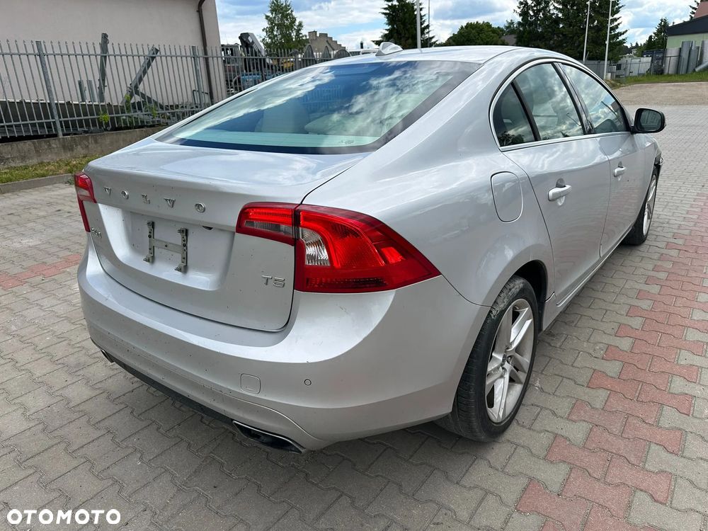 Volvo S60 - 4