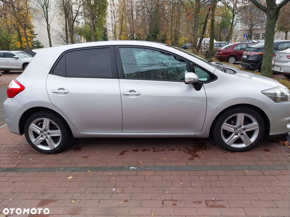 Toyota Auris 1.4 D-4D Luna - 2