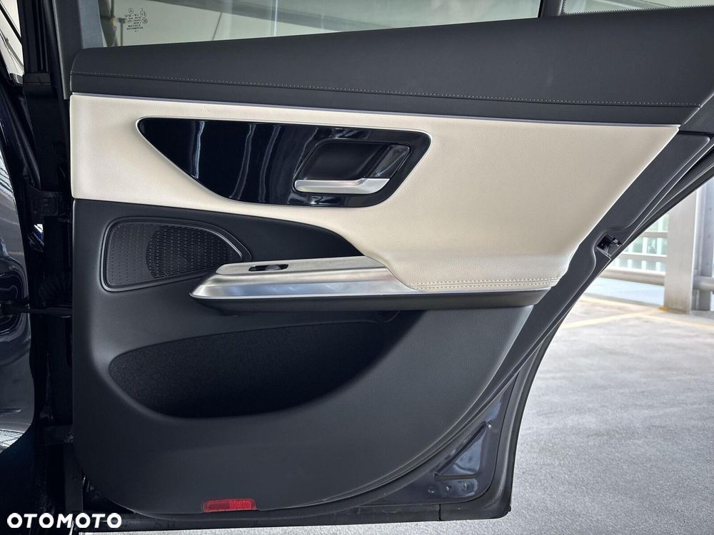 Mercedes-Benz Klasa E - 23