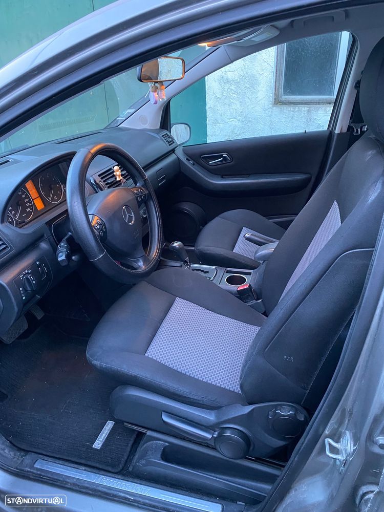 Mercedes-Benz A 150 Elegance Automatic - 17