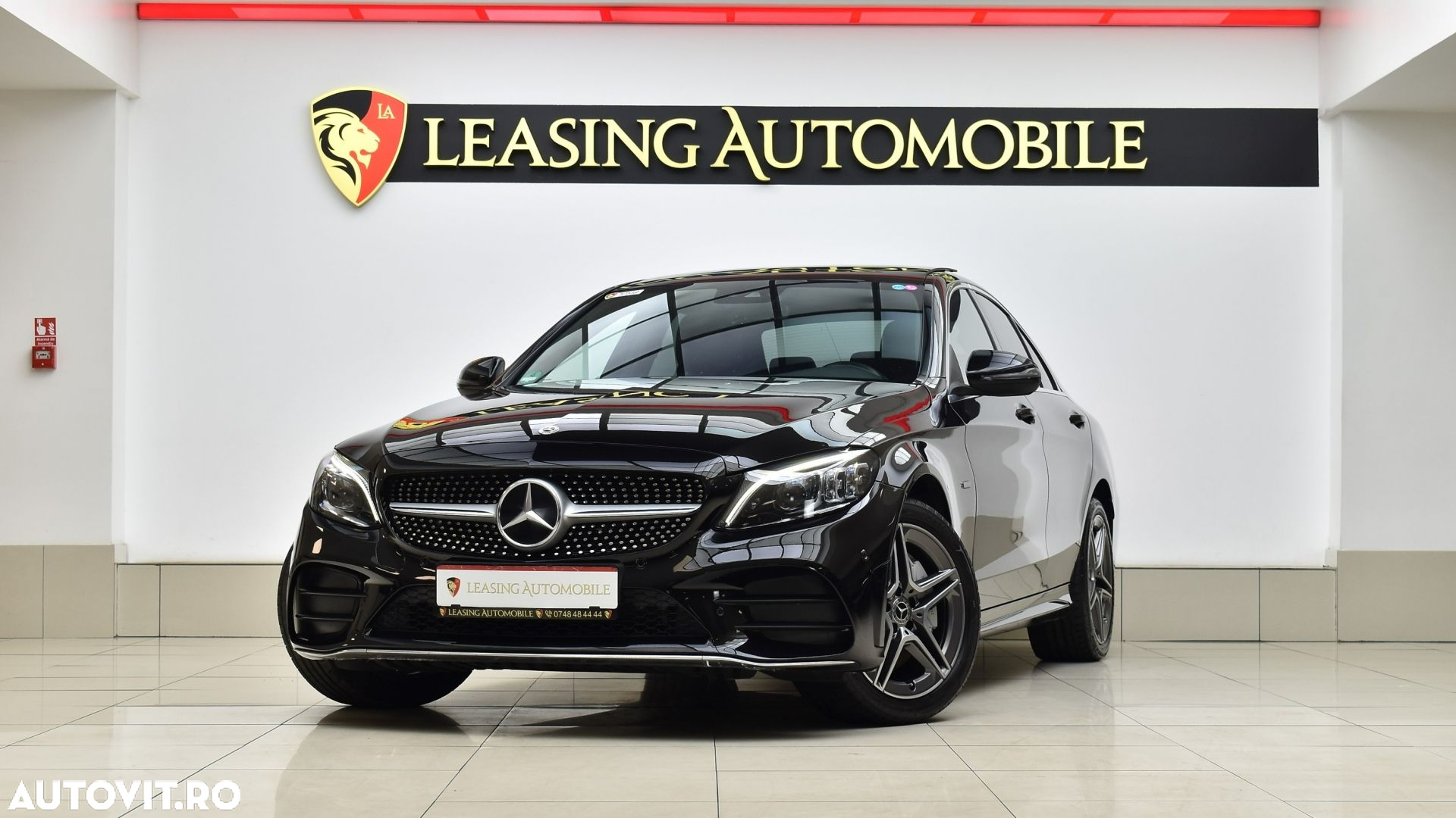 Mercedes-Benz C 300 e 4Matic 9G-TRONIC AMG Line - 2