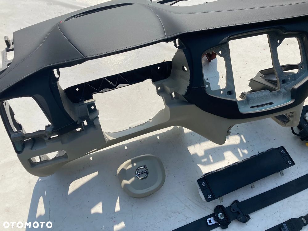 VOLVO XC90 II DESKA KONSOLA KOKPIT PULPIT PÓŁKA PARAPET PODUSZKI POWIETRZNE KIEROWCY PASAZERA KOLAN PODUSZKA POWIETRZNA KOLANOWA AIRBAG PASY PAS SKÓRA EU USA KANADA - 18