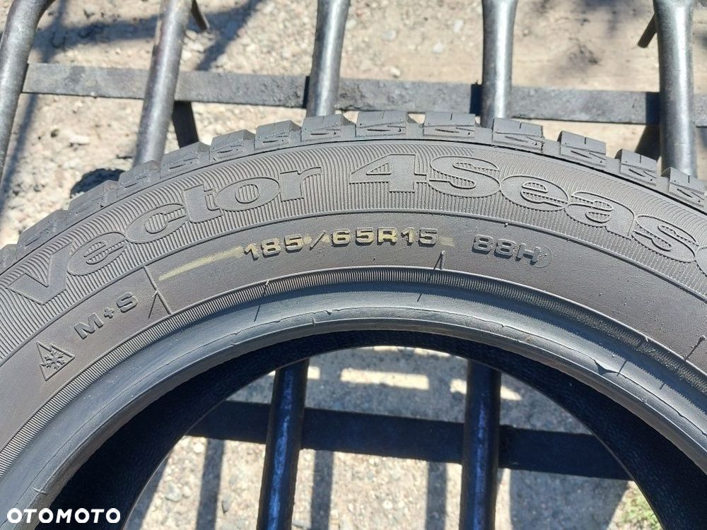 Opony caloroczne 185.65.15 Goodyear - 3