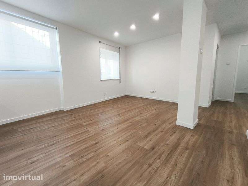 Apartamento T2 renovado- Próximo da praia - Grande imagem: 2/12