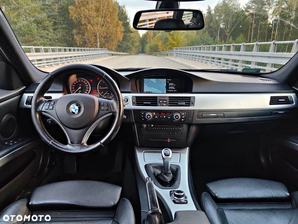 BMW Seria 3 320d Efficient Dynamics - 24