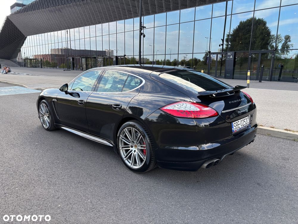 Porsche Panamera 4S - 1