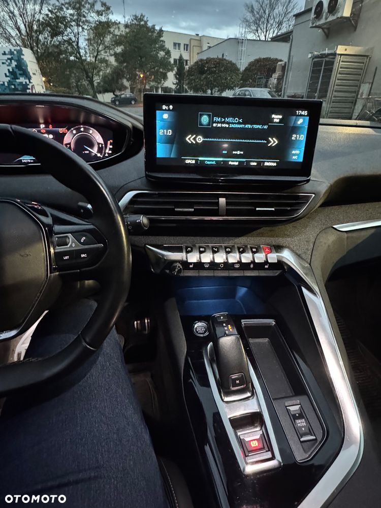 Peugeot 3008 1.2 PureTech Road Trip S&S EAT8 - 11