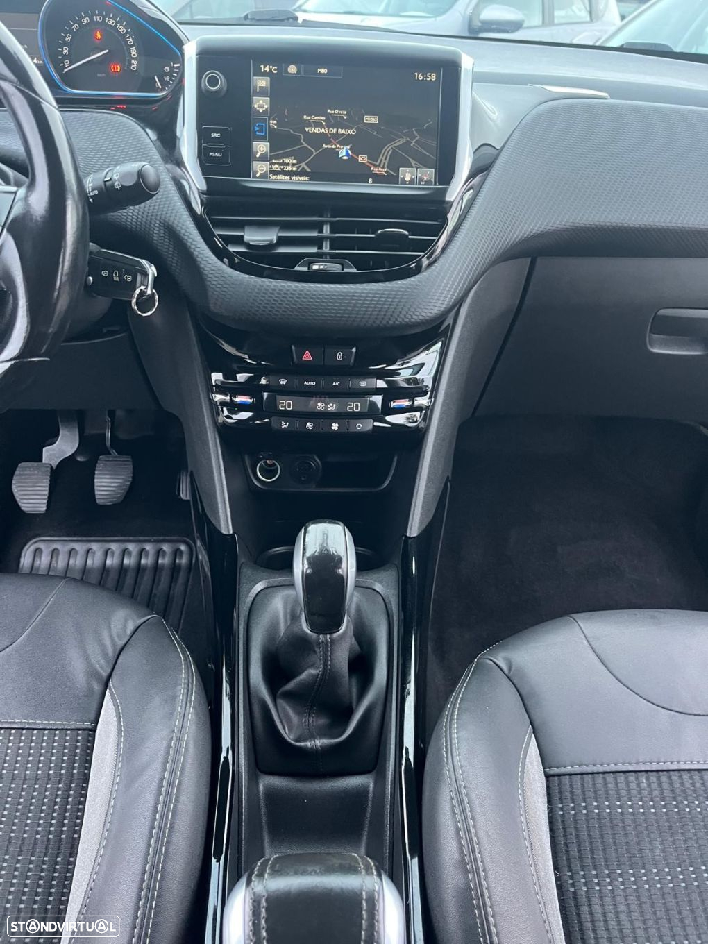 Peugeot 2008 1.6 e-HDi Allure - 15
