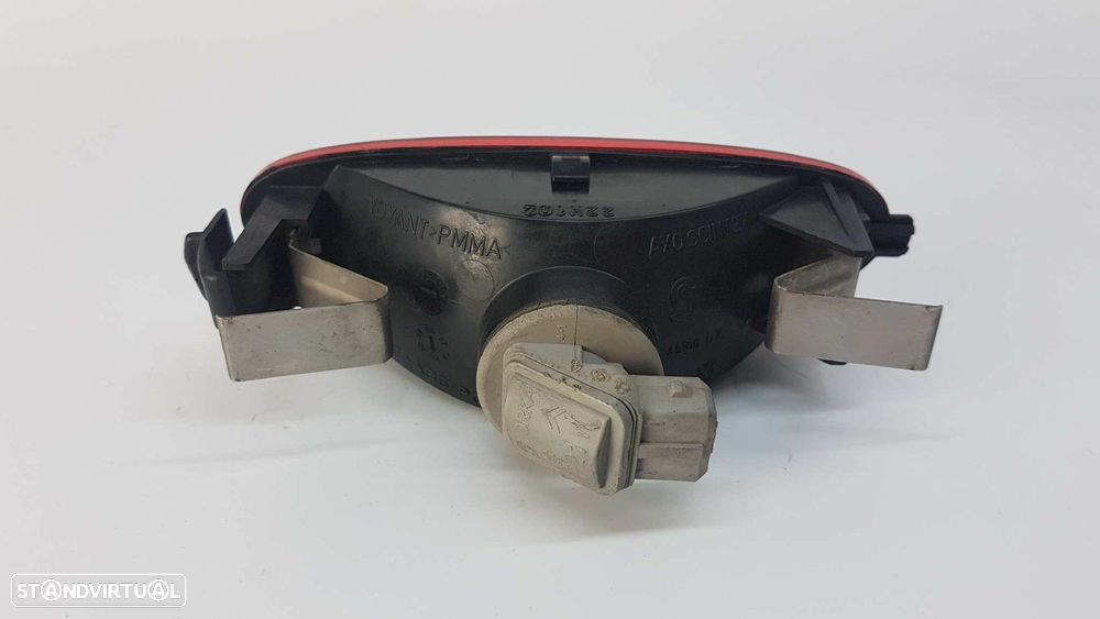 FAROLIM TRASEIRO CENTRAL PEUGEOT 206 BERLINA XN - 2