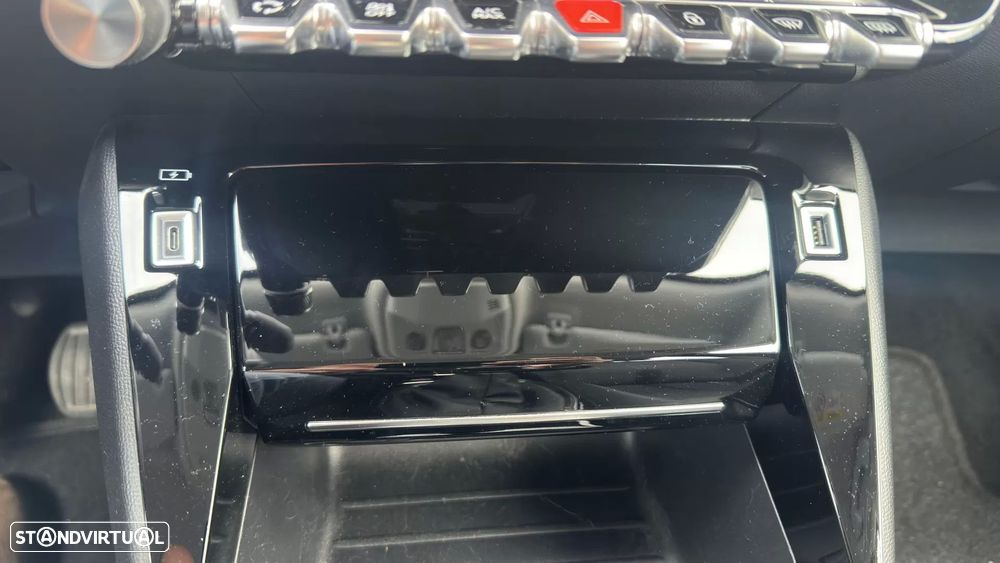 Peugeot 2008 1.5 BlueHDi Allure Pack - 21