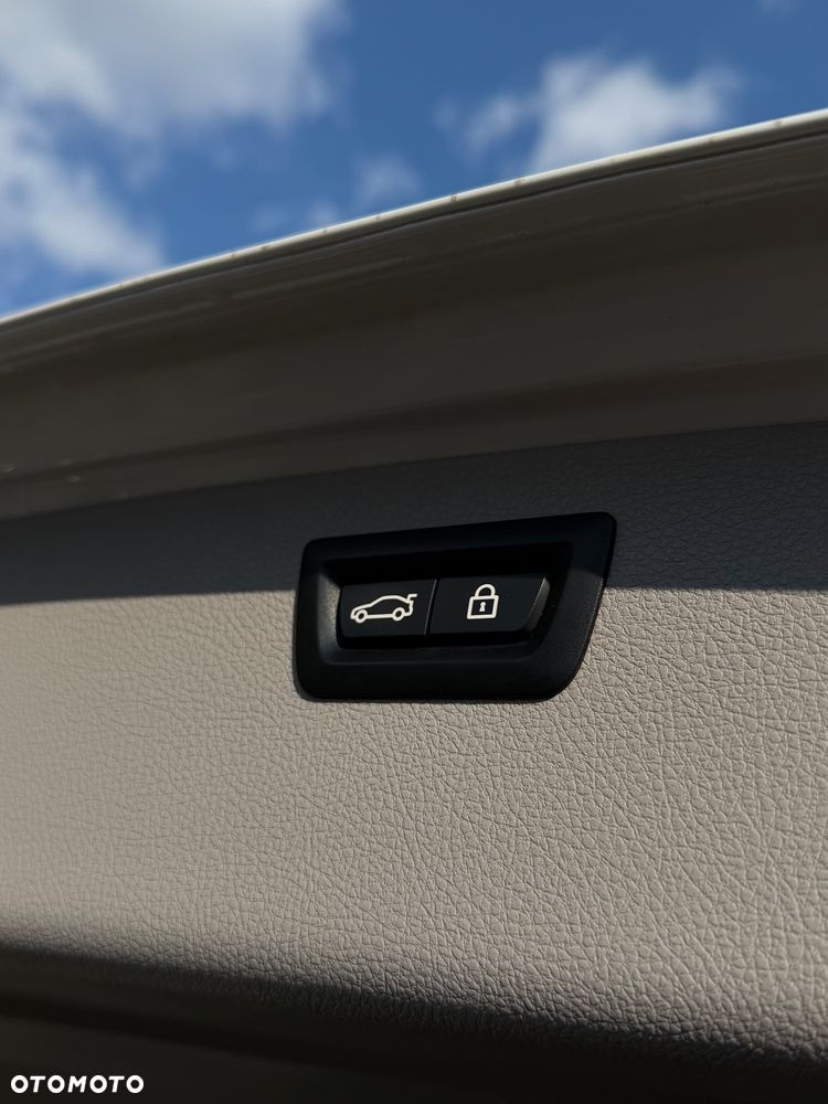 BMW Seria 3 330i Luxury Line sport - 14