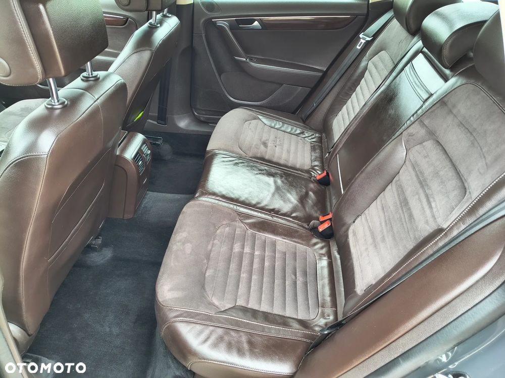 Volkswagen Passat 2.0 TDI DPF Sportline DSG - 11