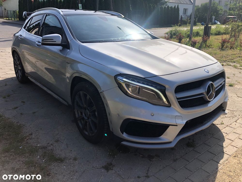 Mercedes-Benz GLA 45 AMG 4Matic 7G-DCT - 4