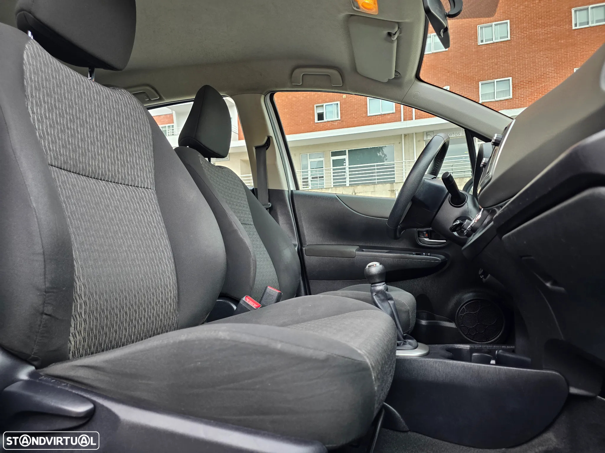 Toyota Yaris 1.0 VVT-i Comfort +PS Style+P.Techno - 17