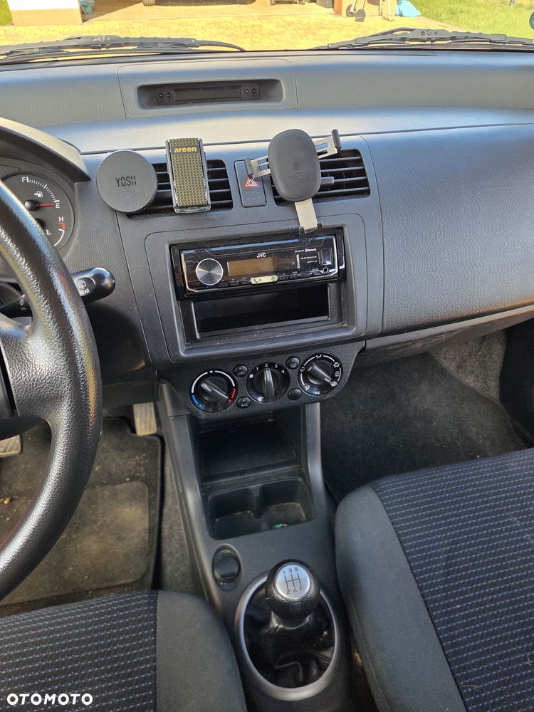 Suzuki Swift 1.3 Club - 9