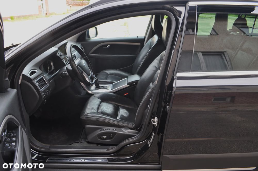 Volvo XC 70 D5 AWD Geartronic Black Edition - 27