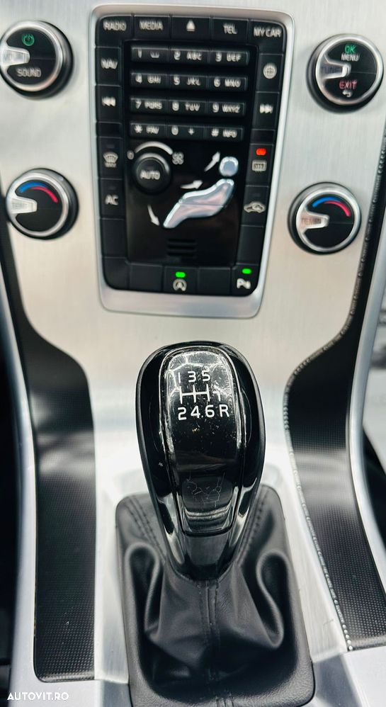 Volvo XC 60 D3 Ocean Race - 24