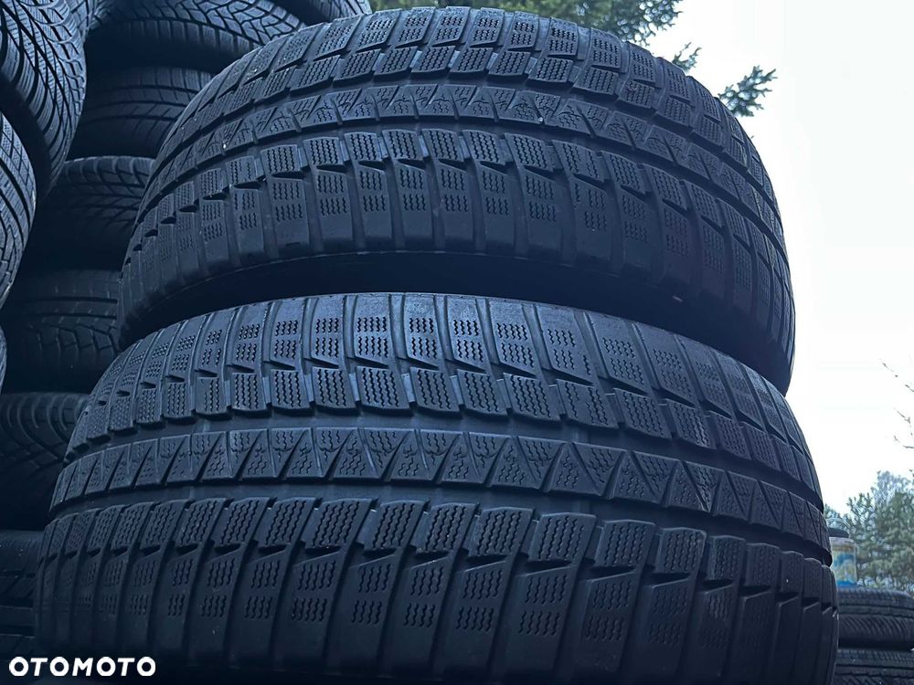 Para opon Falken Eurowinter HS449 245/40r21 96V RSC - 1