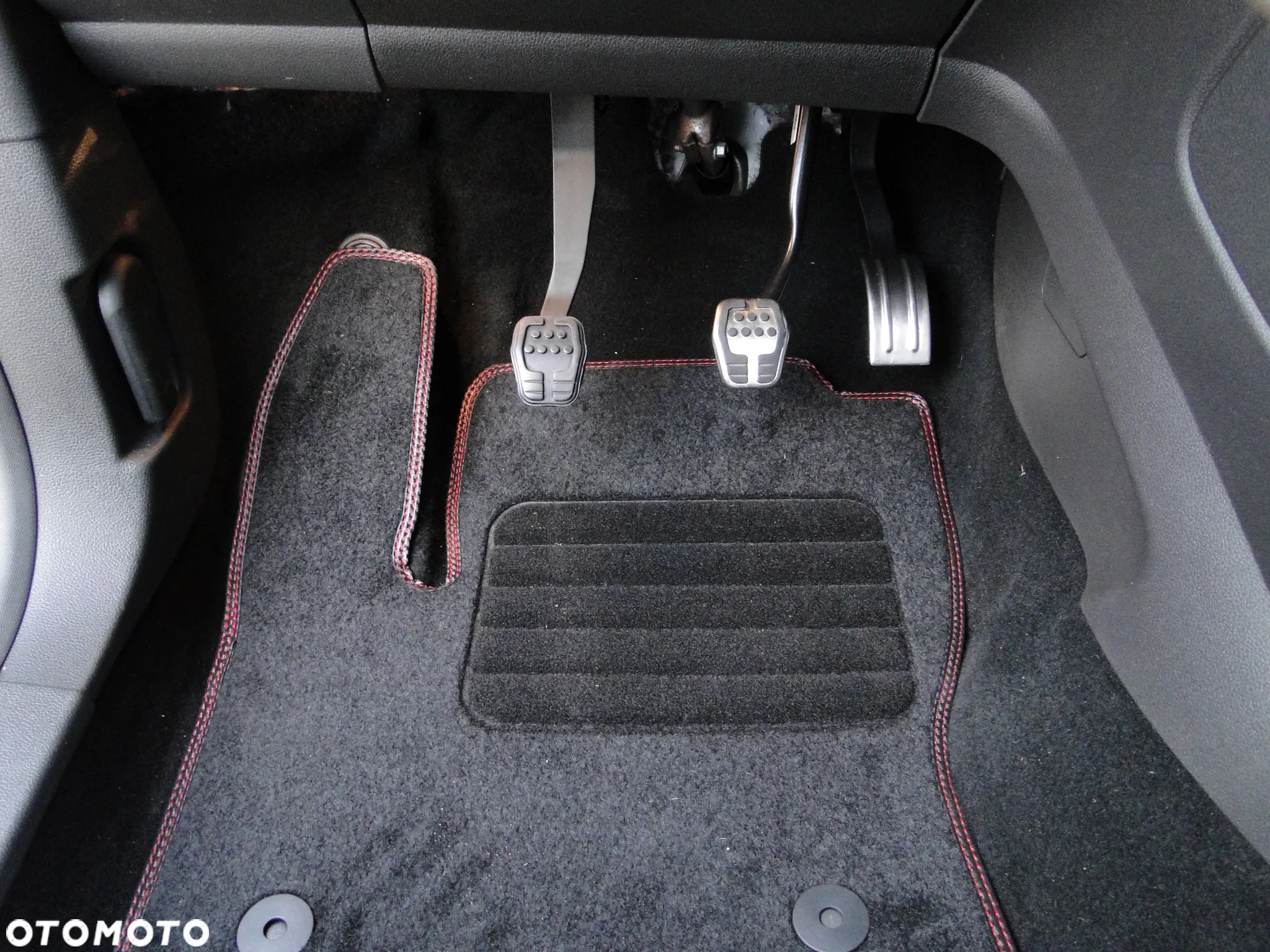 Ford Kuga 1.5 EcoBoost FWD ST-Line ASS - 37
