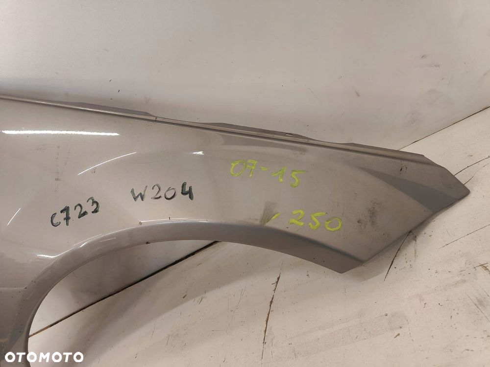 mercedes w204 07-15 bŁotnik prawy przÓd przedni lak:c723 - 4
