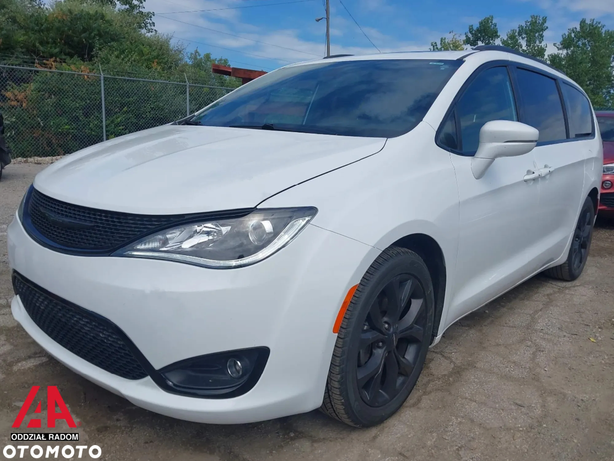 Chrysler Pacifica - 16