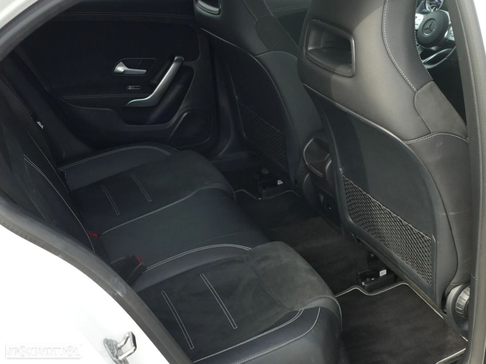 Mercedes-Benz A 250 e AMG Line - 28