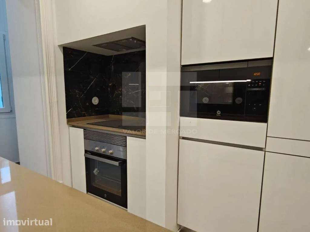 Apartamento T3 recuperado na Av. General Roçadas, Lisboa. - Grande imagem: 4/19