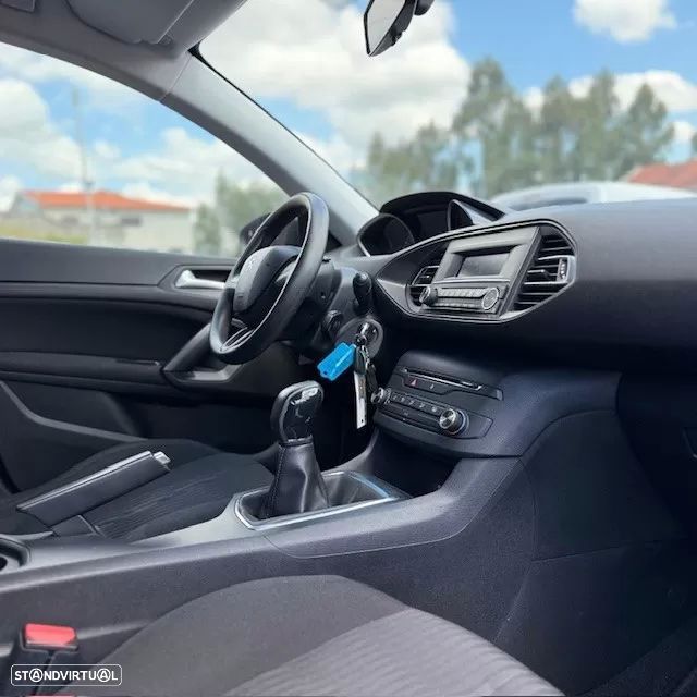 Peugeot 308 1.2 VTi Access - 5