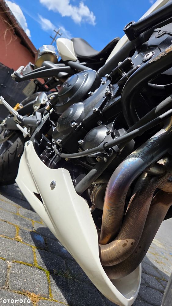 Triumph Street Triple - 13