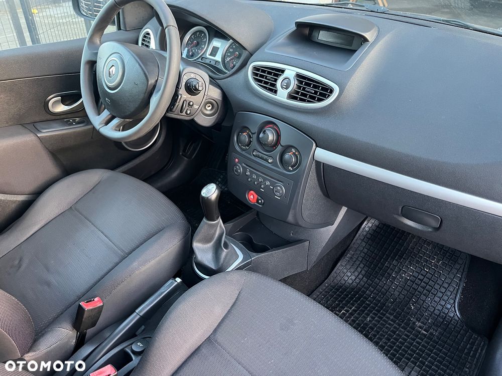 Renault Clio - 7