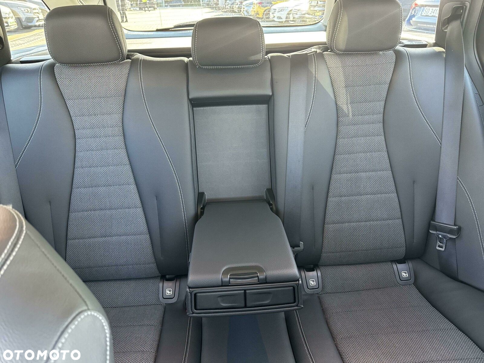 Mercedes-Benz Klasa E 220 d - 23