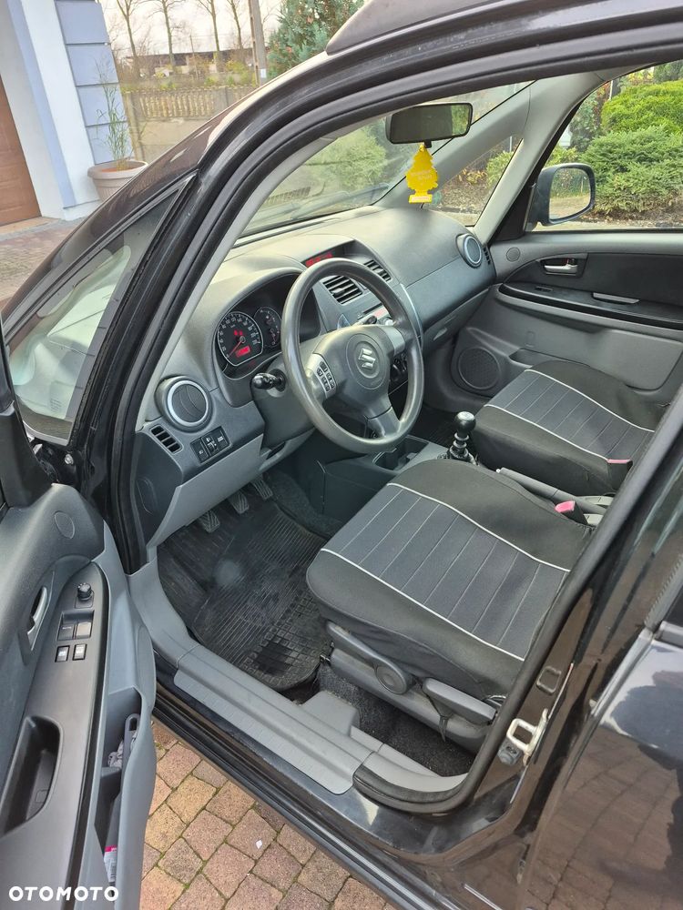 Suzuki SX4 - 10