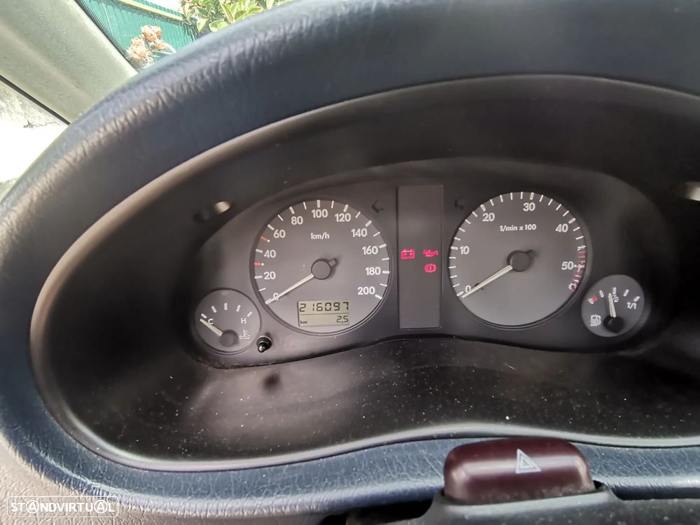 VW Sharan 1.9 TDi Confortline 7L - 4