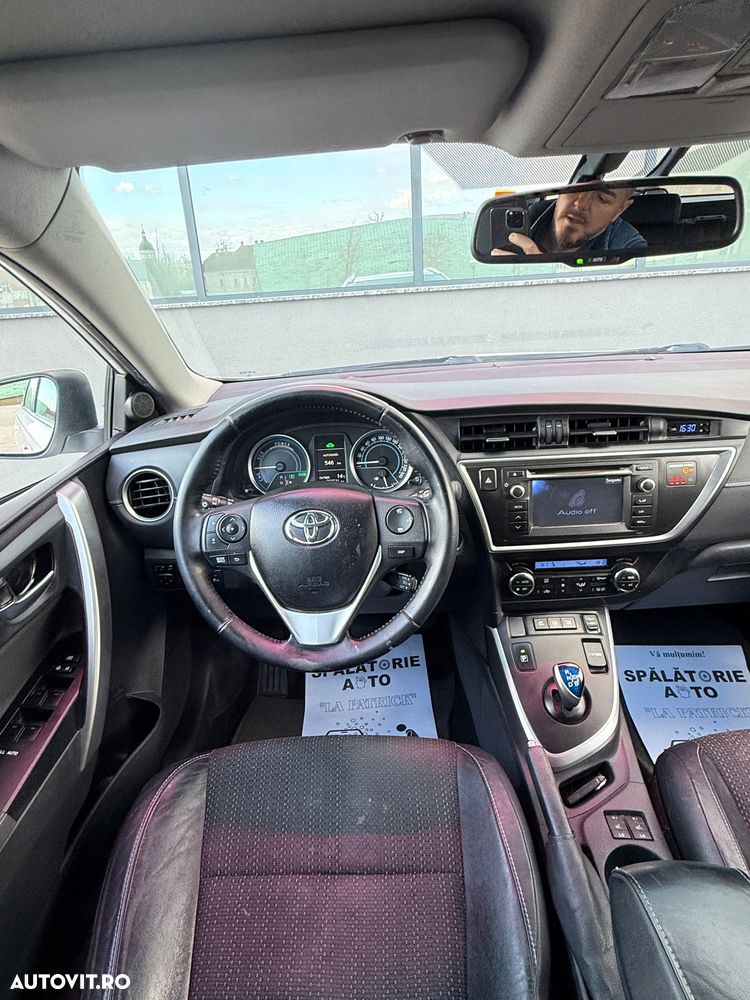 Toyota Auris 1.8 L VVT-i Luna - 6