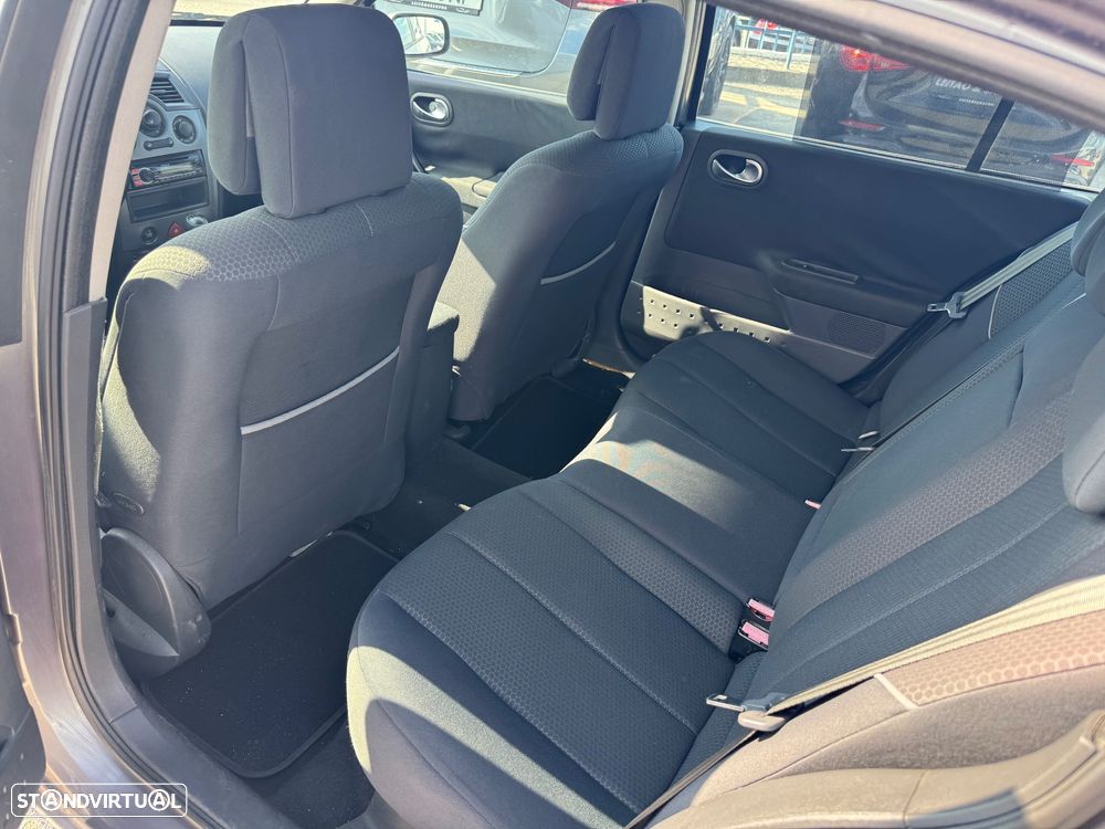Renault Mégane 1.5 dCi Confort Authentique - 9