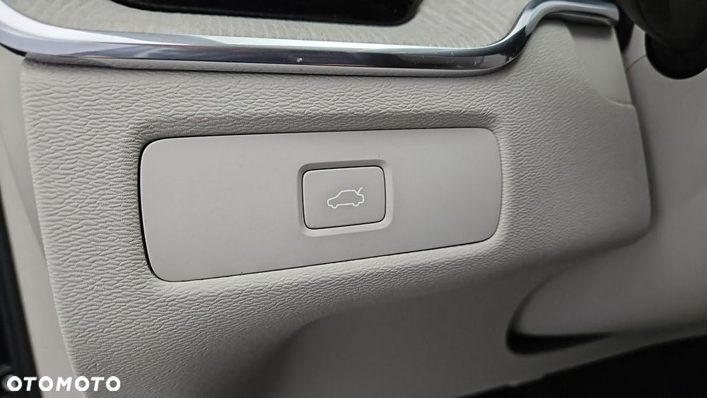 Volvo XC 60 B4 B Plus Bright - 18