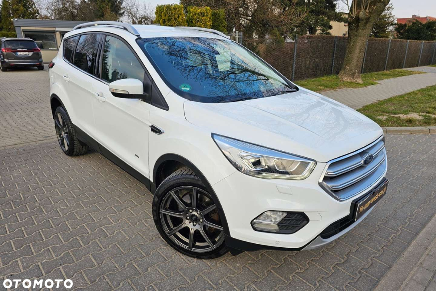 Ford Kuga - 2
