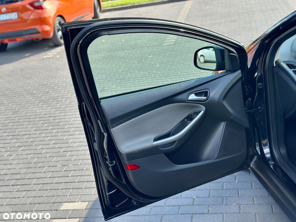 Ford Focus 1.6 Ambiente - 17