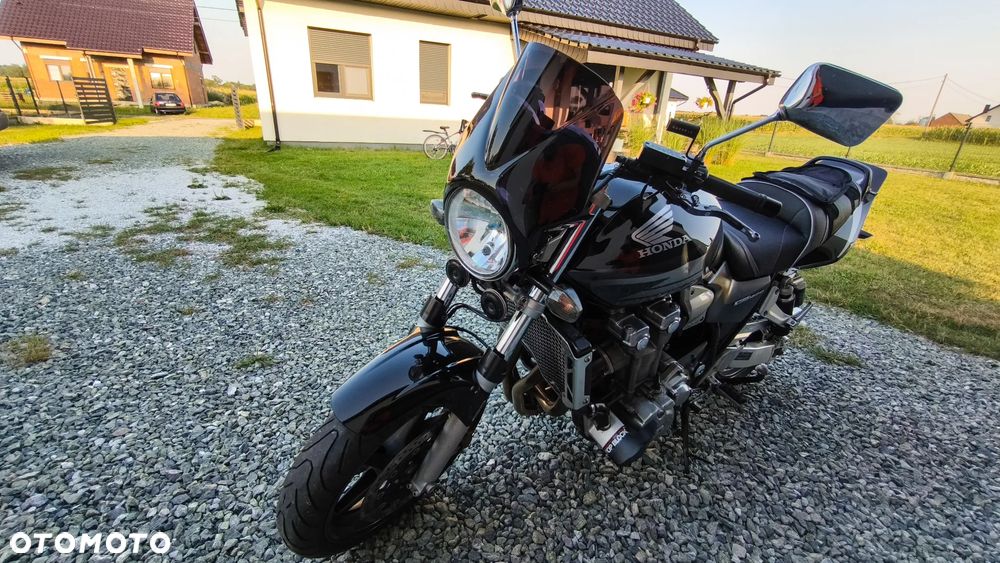 Honda CB - 16