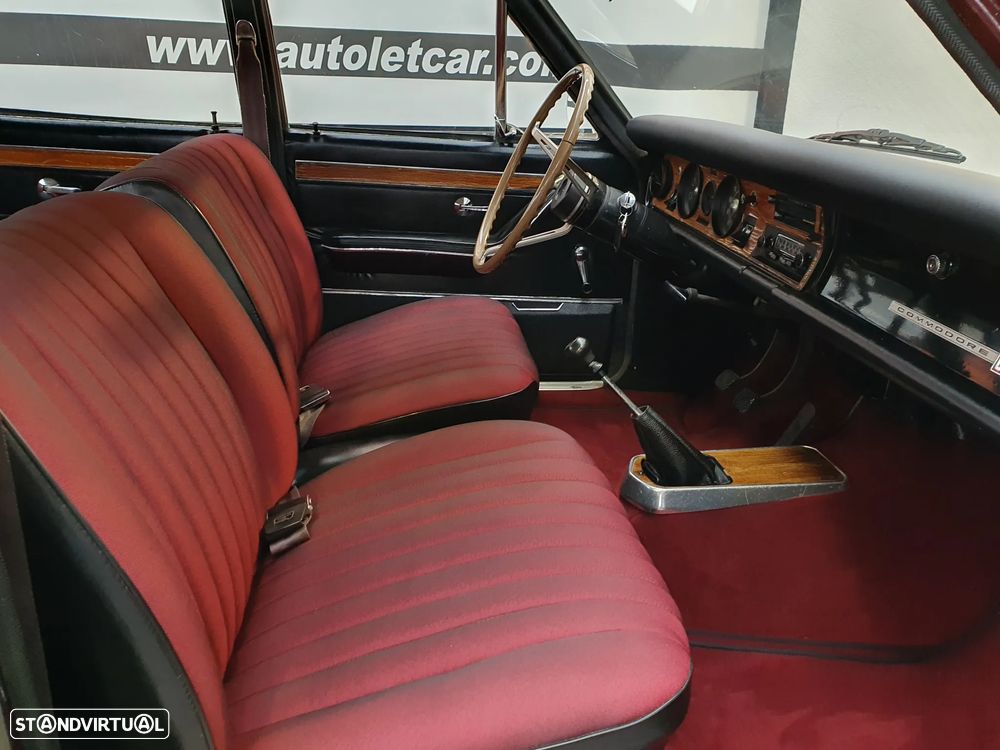 Opel Commodore 2500 4 door Sedan - 4