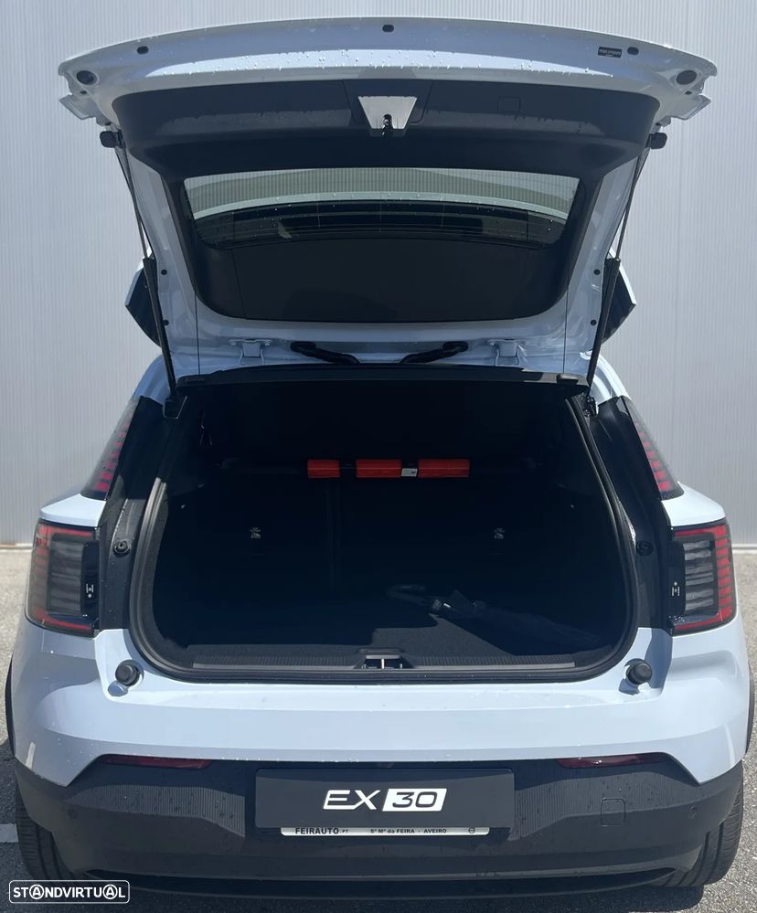 Volvo EX30 69 kWh Single Motor Extended Range Core - 12