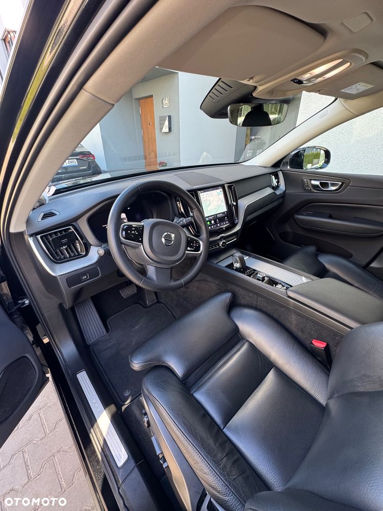 Volvo XC 60 B4 B Plus Dark - 12