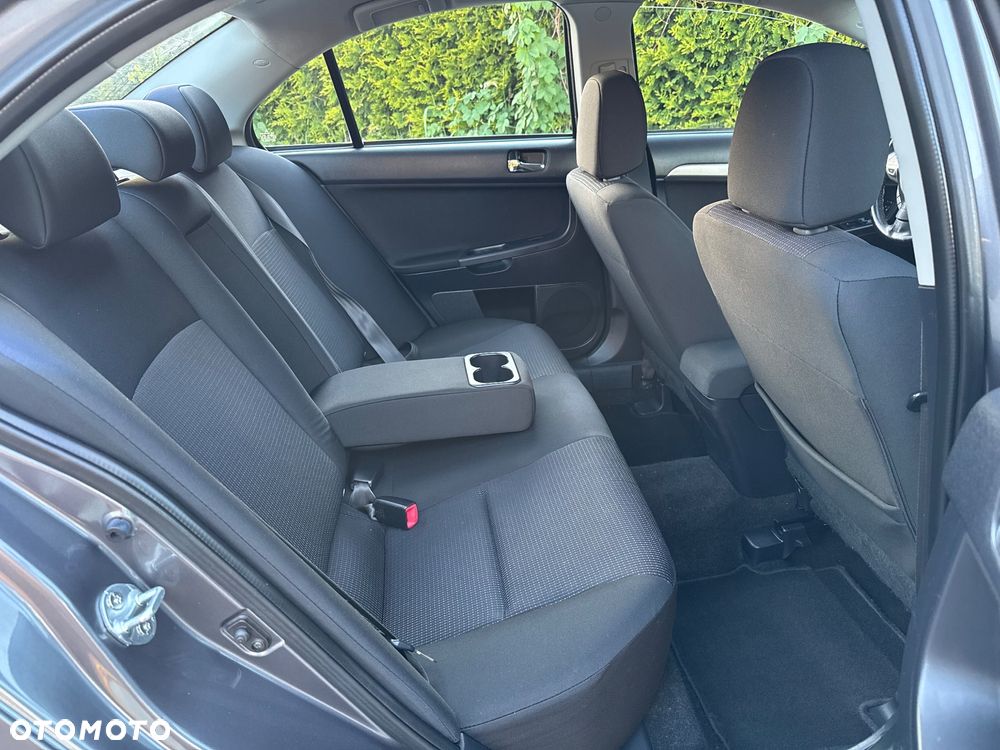 Mitsubishi Lancer 1.8 Intense - 16