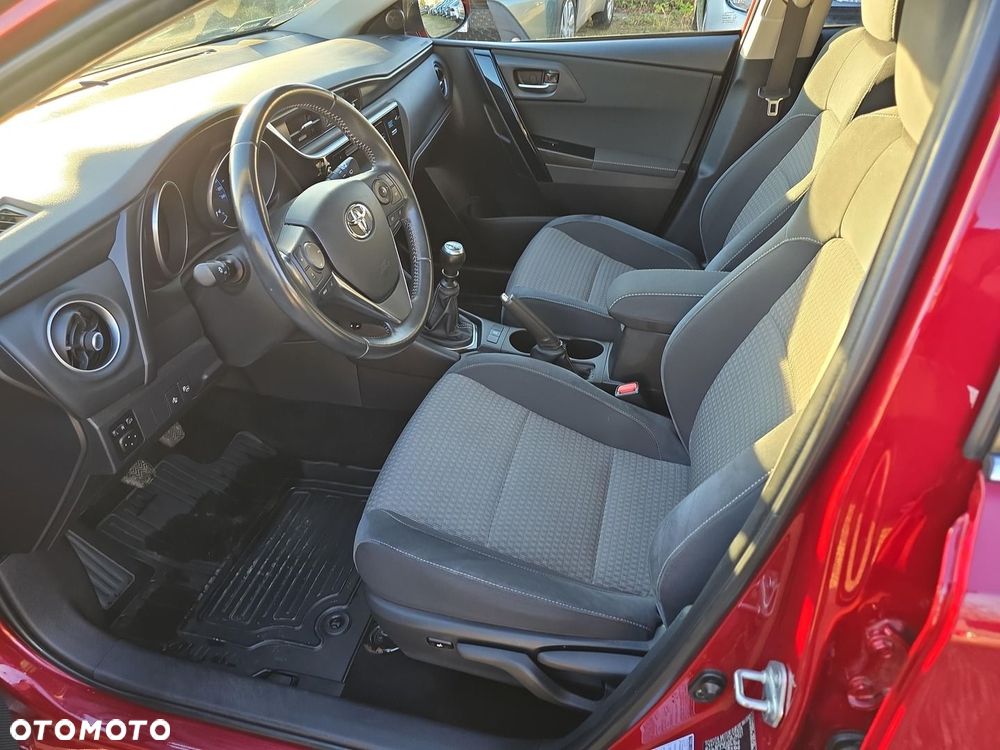 Toyota Auris 1.6 Selection - 14