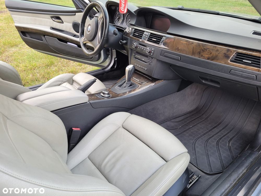 BMW Seria 3 325i Coupe - 7