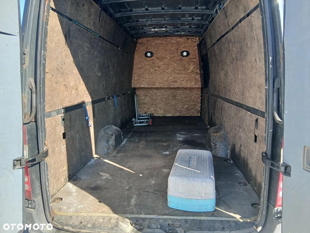 Mercedes-Benz SPRINTER 318 - 7