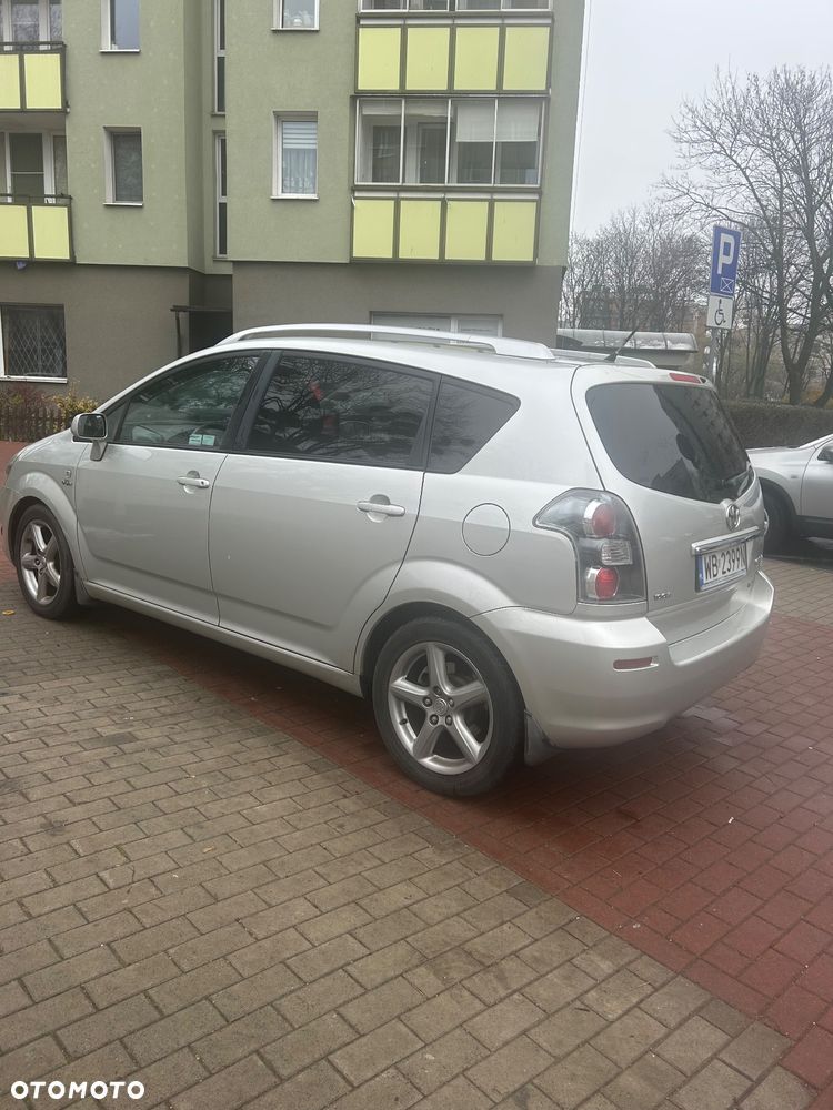 Toyota Corolla Verso 2.2 D-4D X - 4