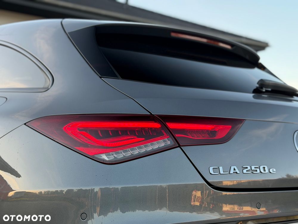 Mercedes-Benz CLA 250 e 8G-DCT AMG Line Advanced Plus - 13
