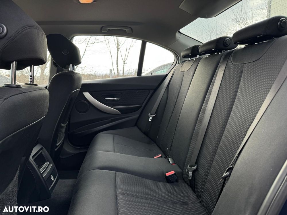 BMW Seria 3 320d Advantage - 11