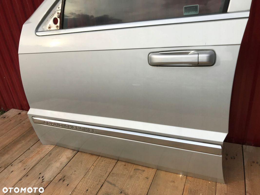 JEEP GRAND CHEROKEE WK DRZWI PS2 IDEALNE W KOLOR - 2